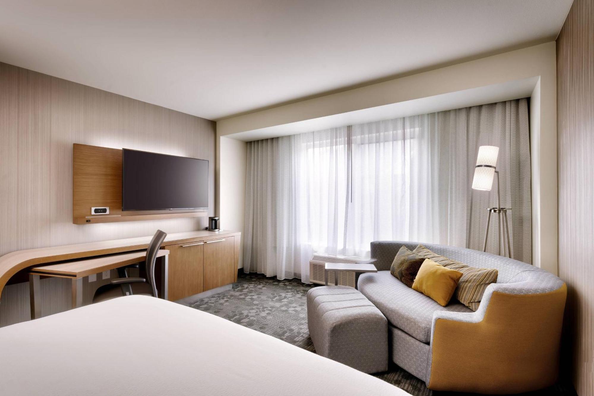 Courtyard By Marriott Atlanta Duluth Downtown Hotel Екстериор снимка