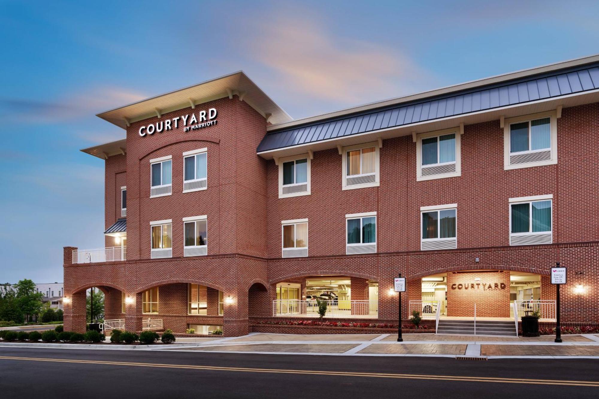 Courtyard By Marriott Atlanta Duluth Downtown Hotel Екстериор снимка